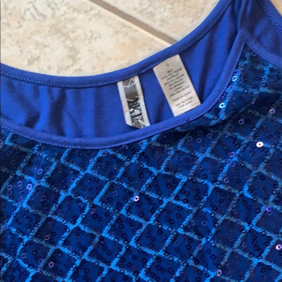 NWOT BKE blue sequin top - Picture 5 of 6